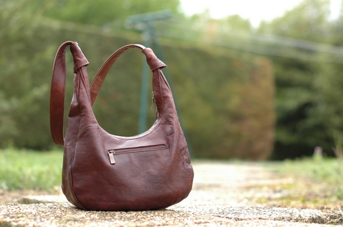 Sac en cuir - fabrication artisanale et tannage végétal